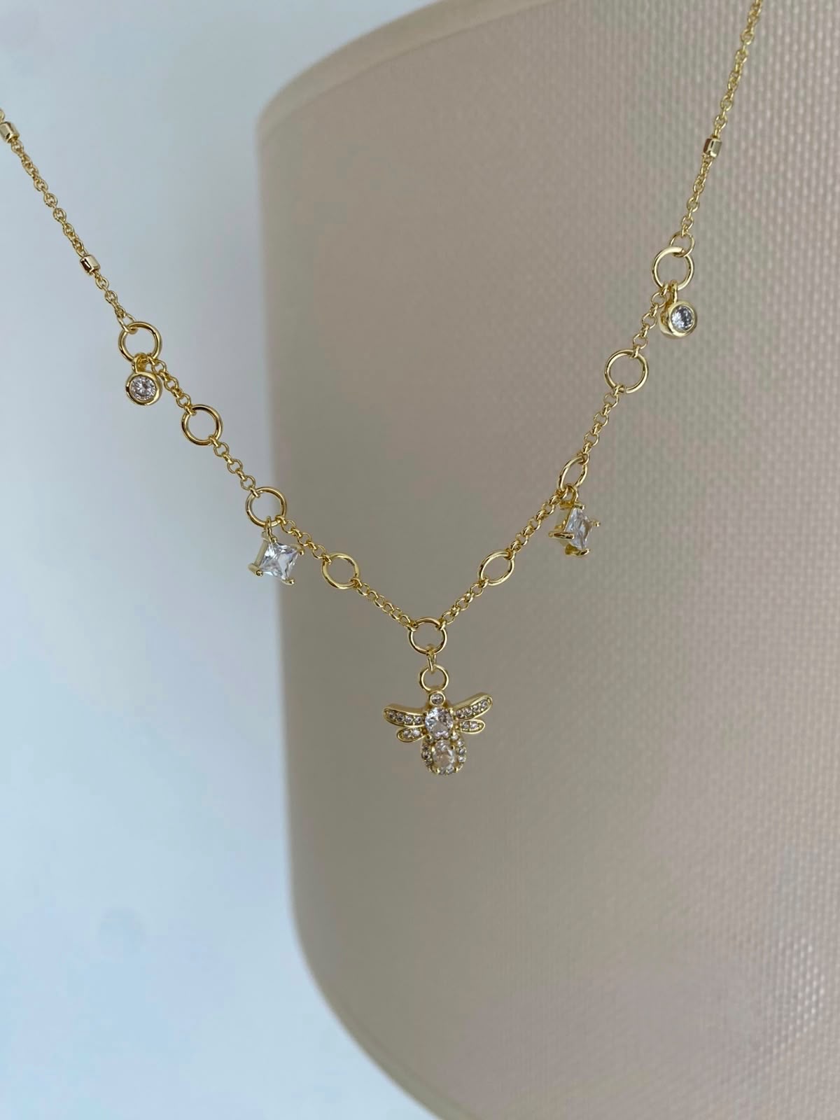 Vip 14K Arı Kolye